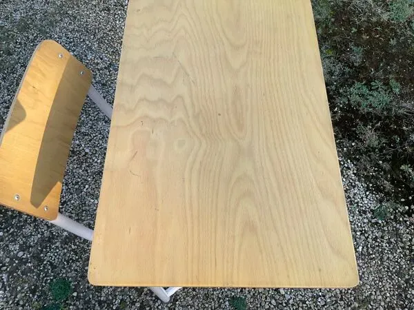 Illustration numéro 2 du produit Pupitre d’école