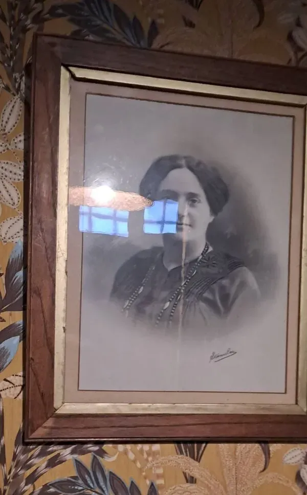 Illustration numéro 2 du produit Lot de 2 cadres photos couple victorien portrait tableau ancêtre femme et homme xix france