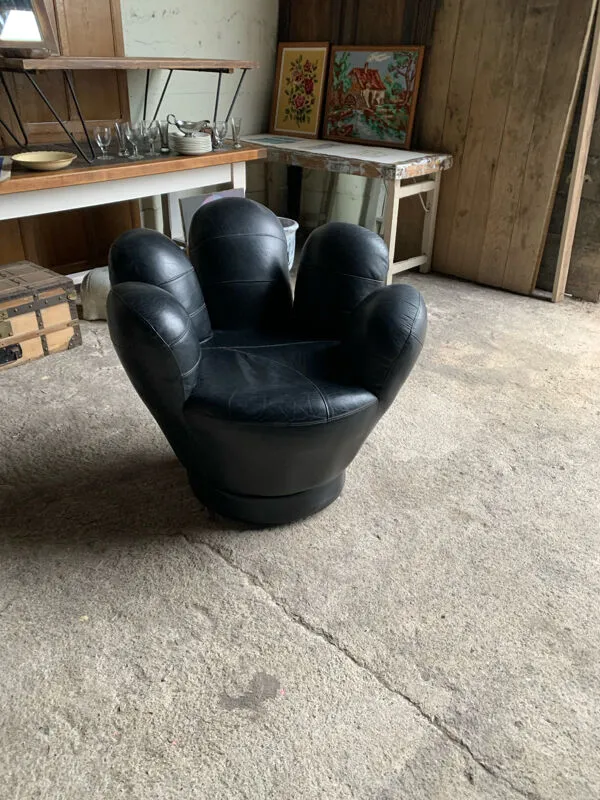 Illustration numéro 2 du produit Fauteuil pivotant main “Confort Luxe”