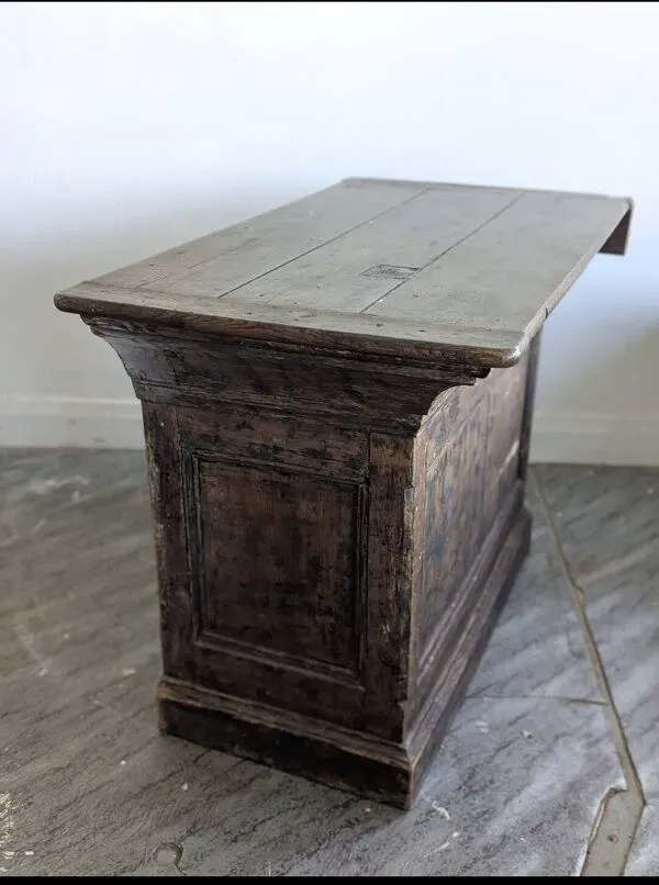 Illustration numéro 2 du produit Meuble de métier à tiroirs