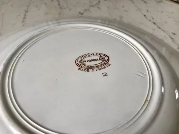 Illustration numéro 2 du produit Plat rond vert pastel nid d'abeille moulin des loups / l'amandinoise années 51