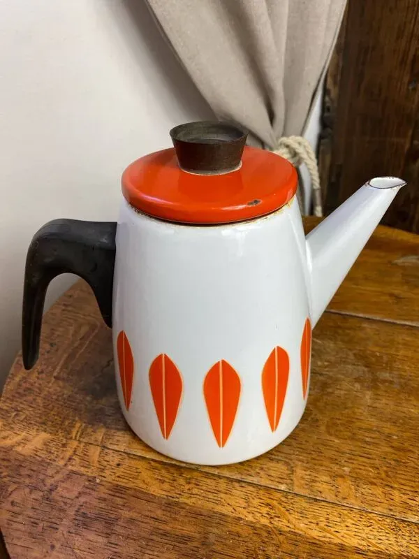 Illustration numéro 2 du produit Théière scandinave Lotus Cathrineholm