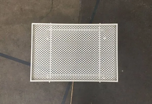 Illustration numéro 2 du produit Table d'appoint allemande du milieu du siècle, années 1950