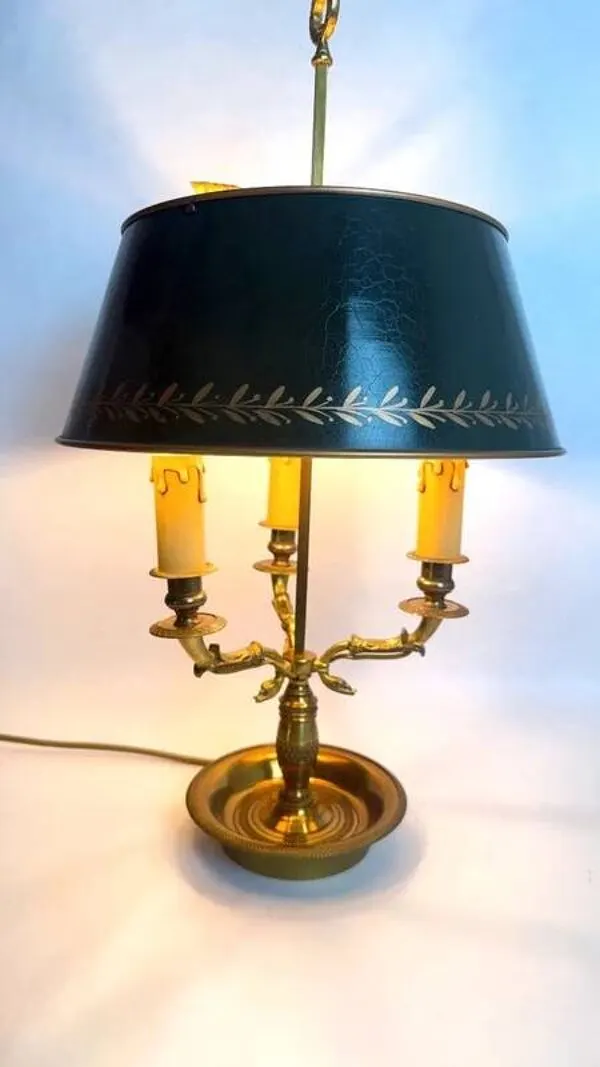 Illustration numéro 2 du produit Lampe bouillotte en bronze, style Empire, à variateur d'intensité