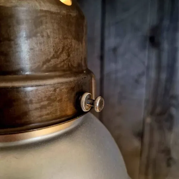 Illustration numéro 2 du produit Lampe en verre « Zeiss IKON »