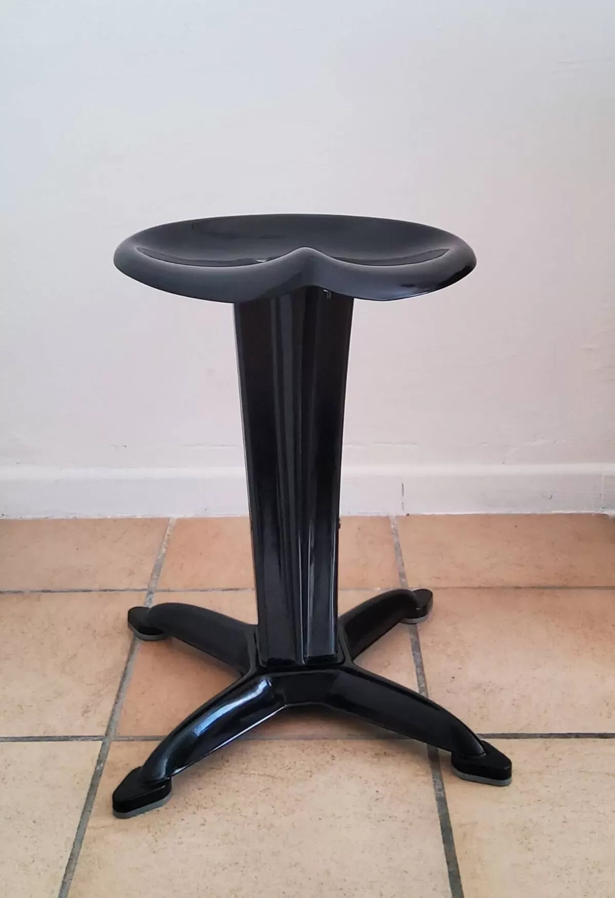 Illustration numéro 2 du produit Tabourets Yasu Sasamoto - Dulton -  vintage industriel