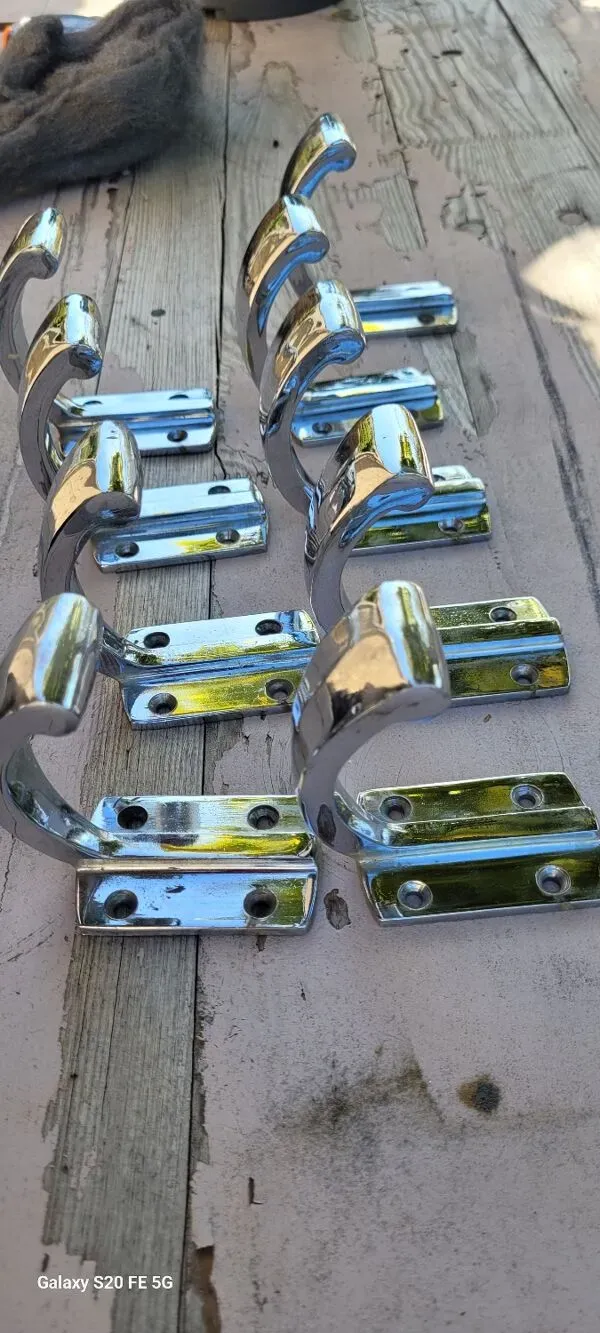 Illustration numéro 2 du produit Pateres