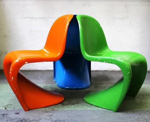 Illustration numéro 2 du produit Suite de 3 chaises Verner Panton, Vitra