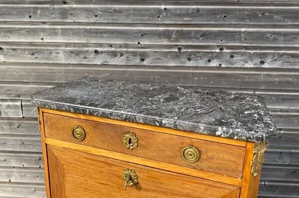 Illustration numéro 2 du produit Secrétaire en acajou d’époque transition XVIII eme siècle