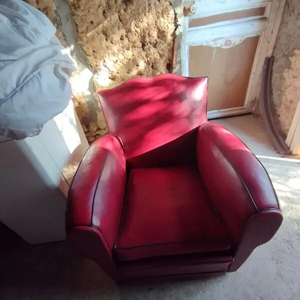 Illustration numéro 2 du produit Fauteuil  club en skaï