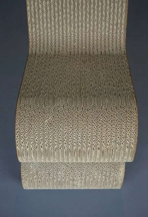 Illustration numéro 2 du produit Chaise latérale 'Wiggle' Easy Edges par Frank Gehry, édition Vitra des années 1990.