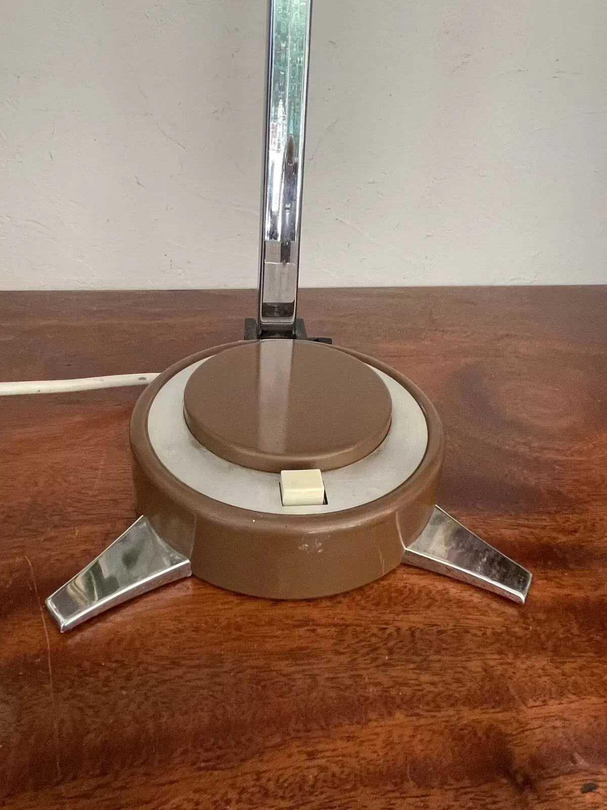 Illustration numéro 2 du produit Lampe de bureau  de Hamilton Industries réflecteur 48cm