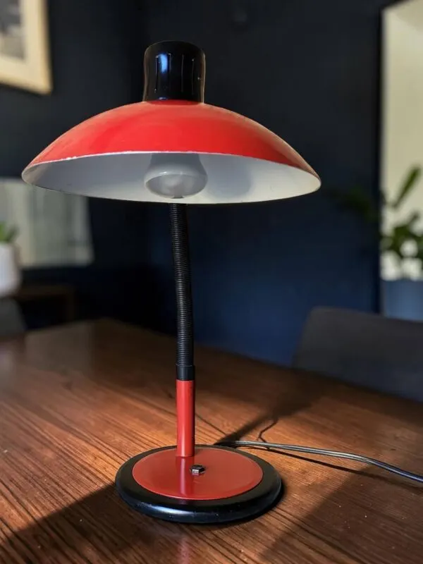 Illustration numéro 2 du produit Lampe de bureau 1980's