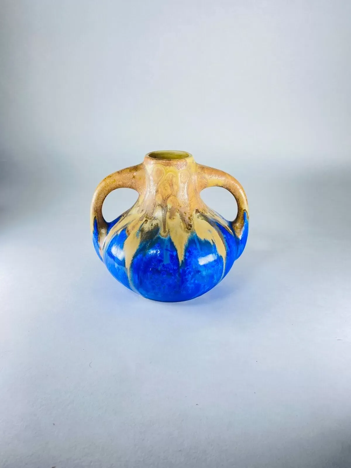 Illustration numéro 2 du produit Vase Boule Gilbert Méténier bleu Gannat