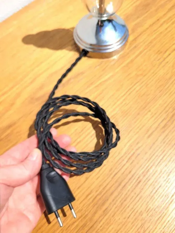 Illustration numéro 2 du produit Pied de lampe chrome et boules en verre dlg J. Adnet