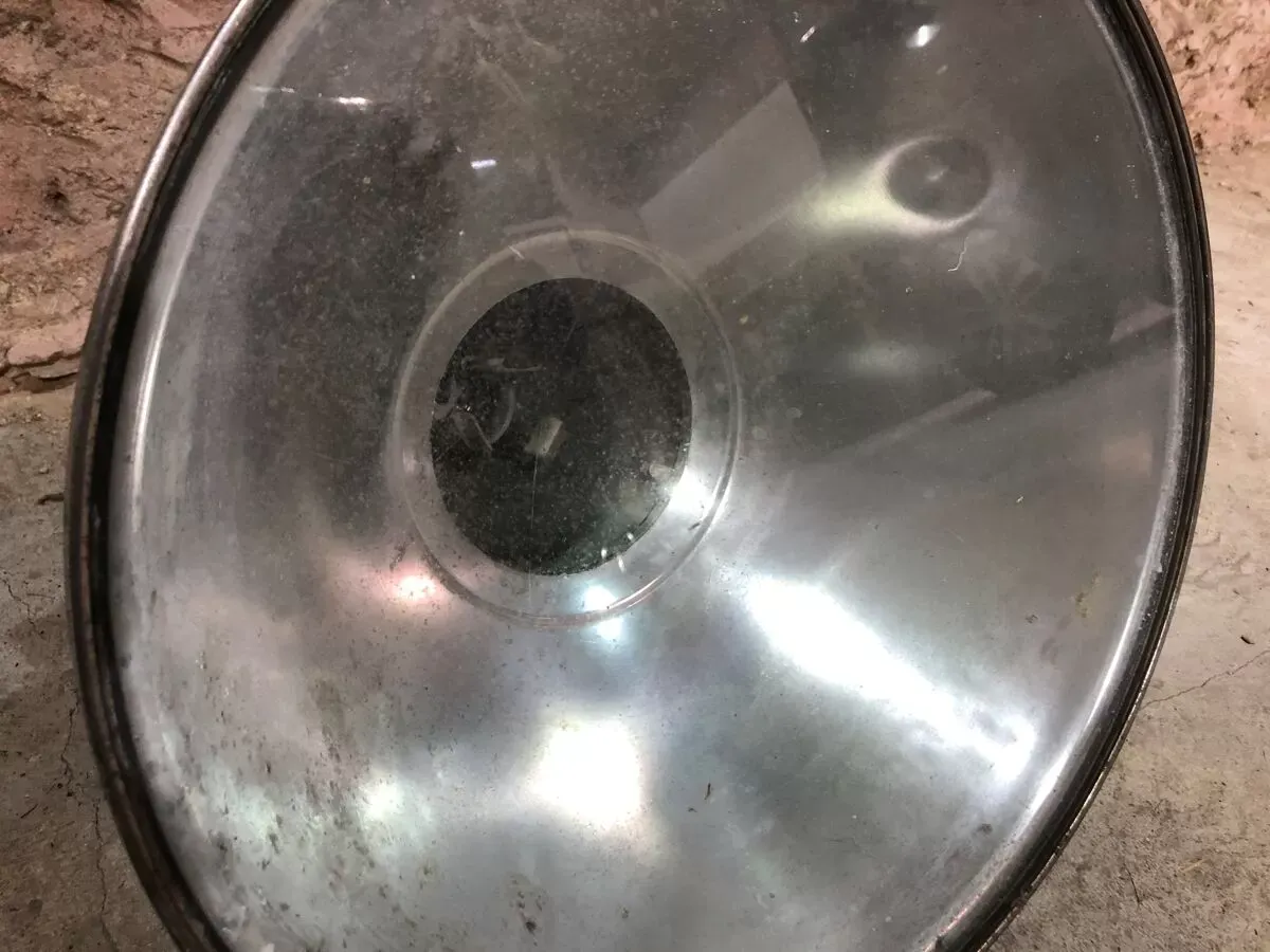 Illustration numéro 2 du produit Suspension industrielle en aluminium poli années 1950/60