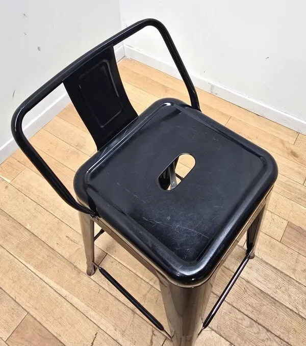 Illustration numéro 2 du produit Paire de tabourets d'atelier