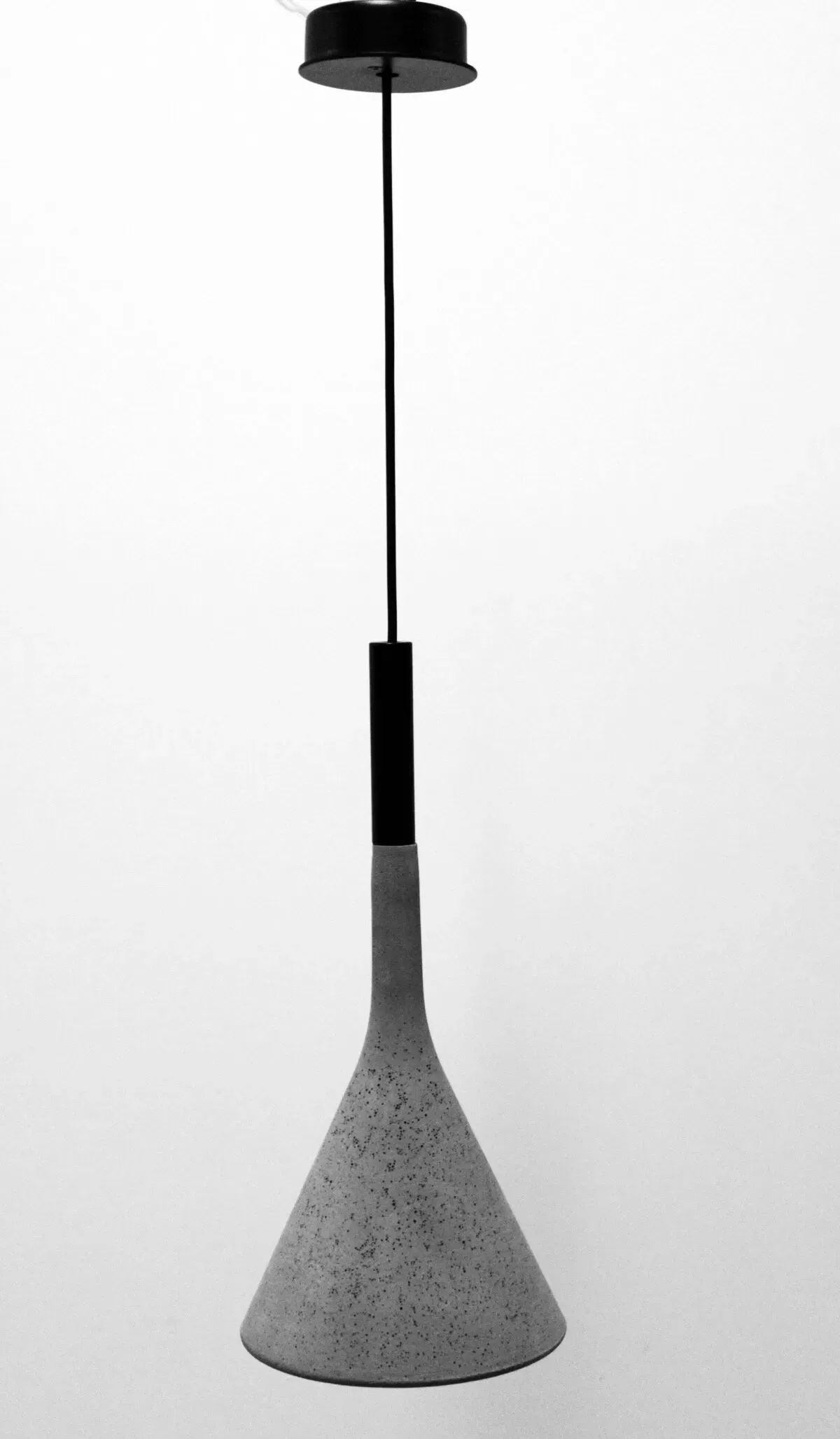 Illustration numéro 2 du produit Suspension Aplomb pour Fosciarini, Italie, 2010.