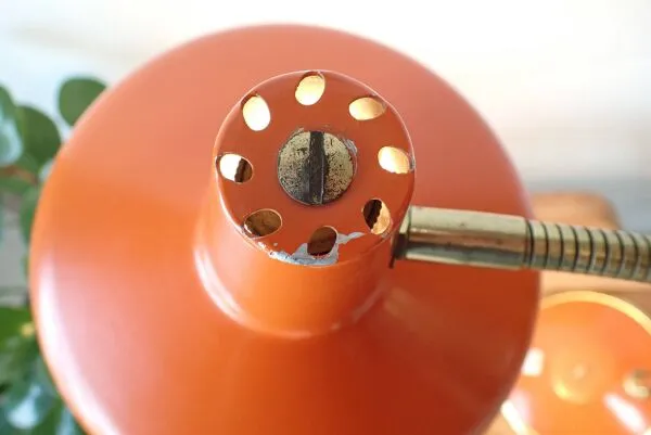Illustration numéro 2 du produit Lampe vintage orientable, orange, en métal