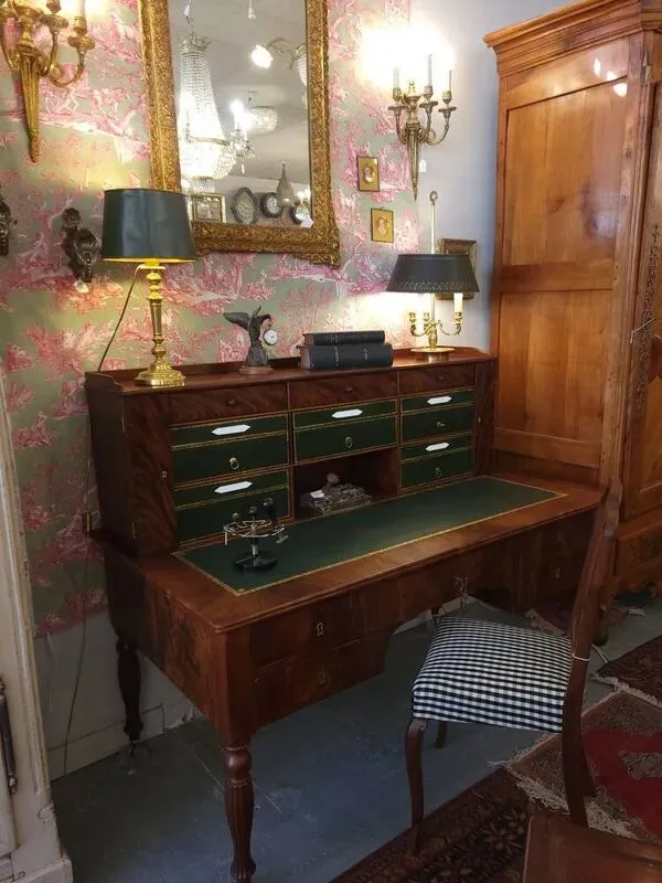 Illustration numéro 2 du produit Bureau Cartonnier Louis-Philippe