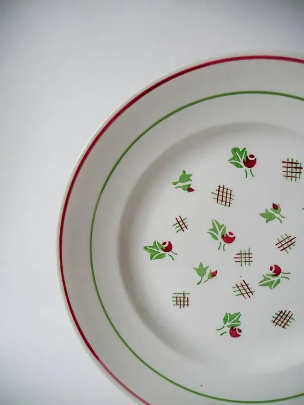 Illustration numéro 2 du produit Plat rond digoin sarreguemines rose et vert 1940