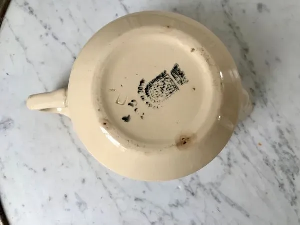 Illustration numéro 2 du produit Saucière fleurs bleues Saint-Amand années 30-40