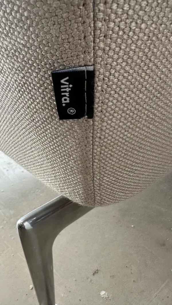 Illustration numéro 2 du produit Chaise longue méridienne Vitra