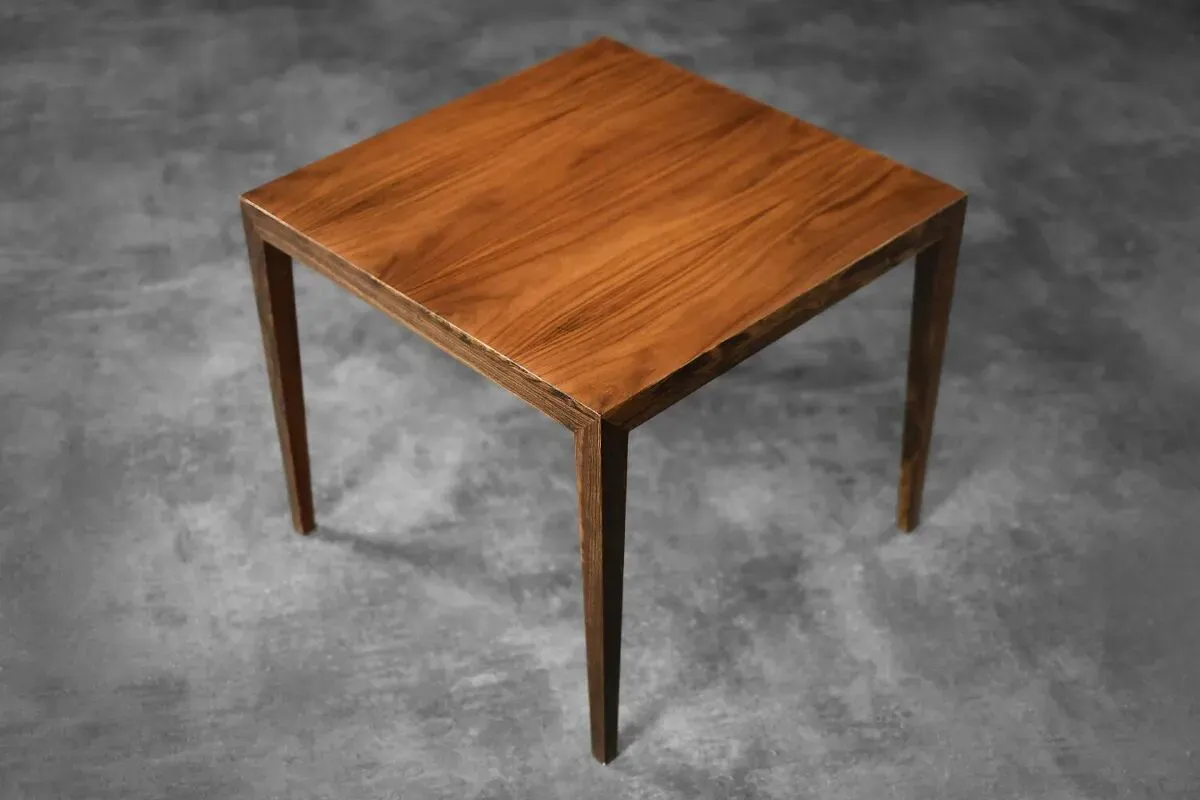 Illustration numéro 2 du produit Vintage Classic Mid-Century Scandinavian Modern Rosewood Coffee Table