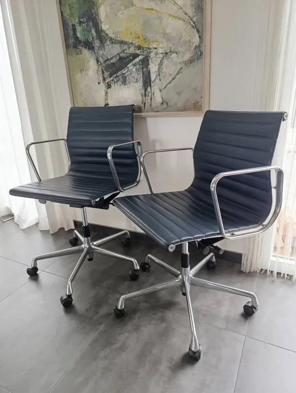 Illustration numéro 2 du produit Fauteuil EA117 Vitra