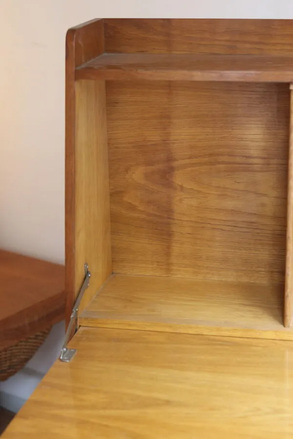 Illustration numéro 2 du produit Secrétaire vintage années 60 en placage de chêne avec abattant