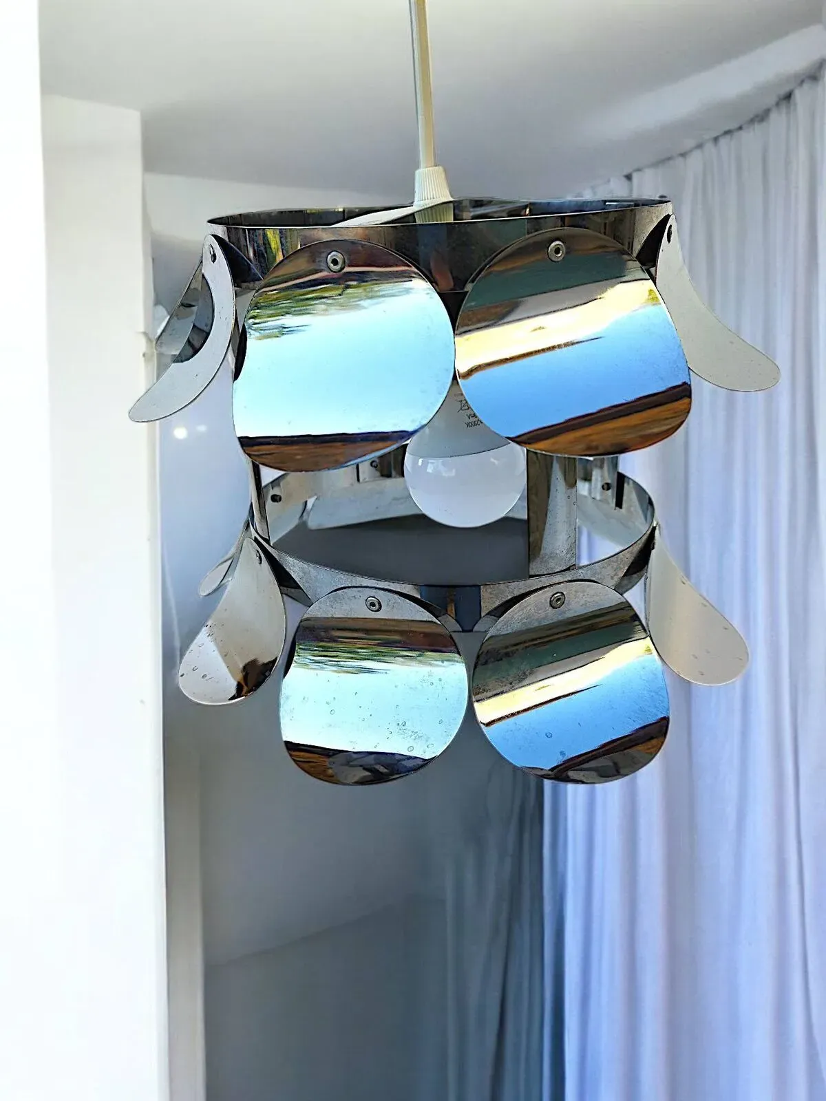 Illustration numéro 2 du produit Suspension vintage chromée