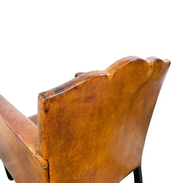 Illustration numéro 2 du produit Fauteuil Moustache Français Antique – Fauteuil Club en Cuir Cognac – Début du 20ème siècle