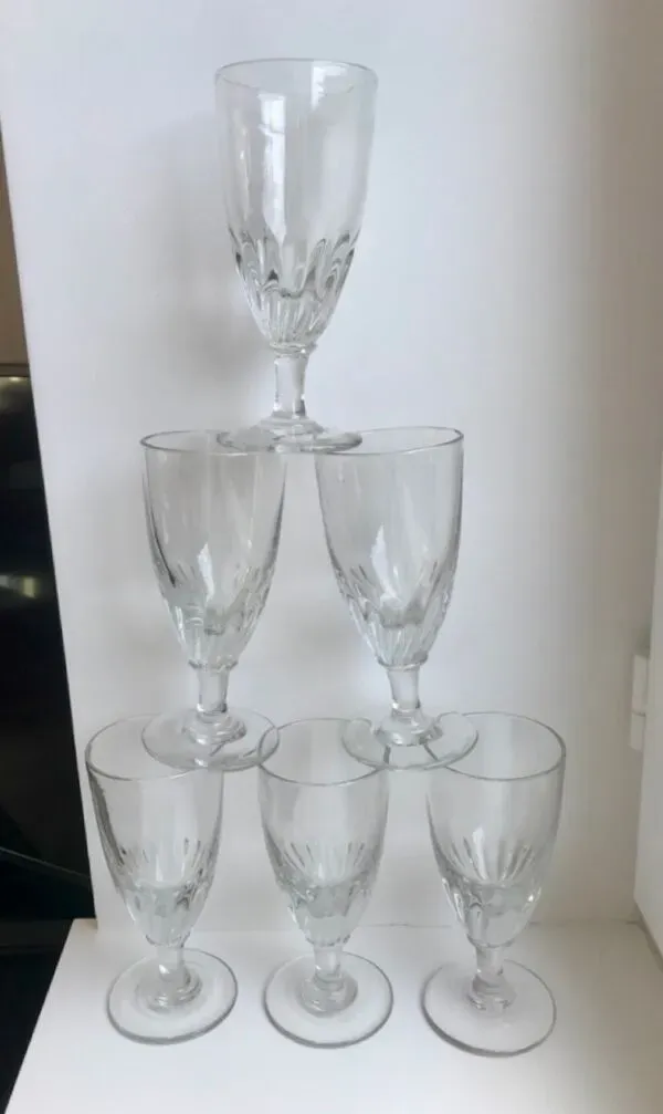 Illustration numéro 2 du produit Lot de 6 verres à vin / absinthe xxème
