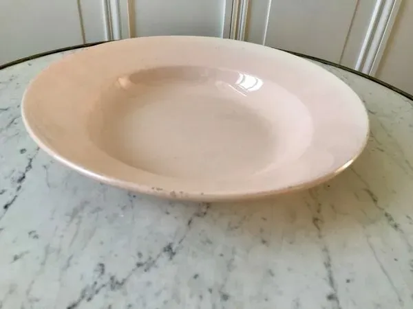 Illustration numéro 2 du produit Plat creux digoin sarreguemines rose années 40