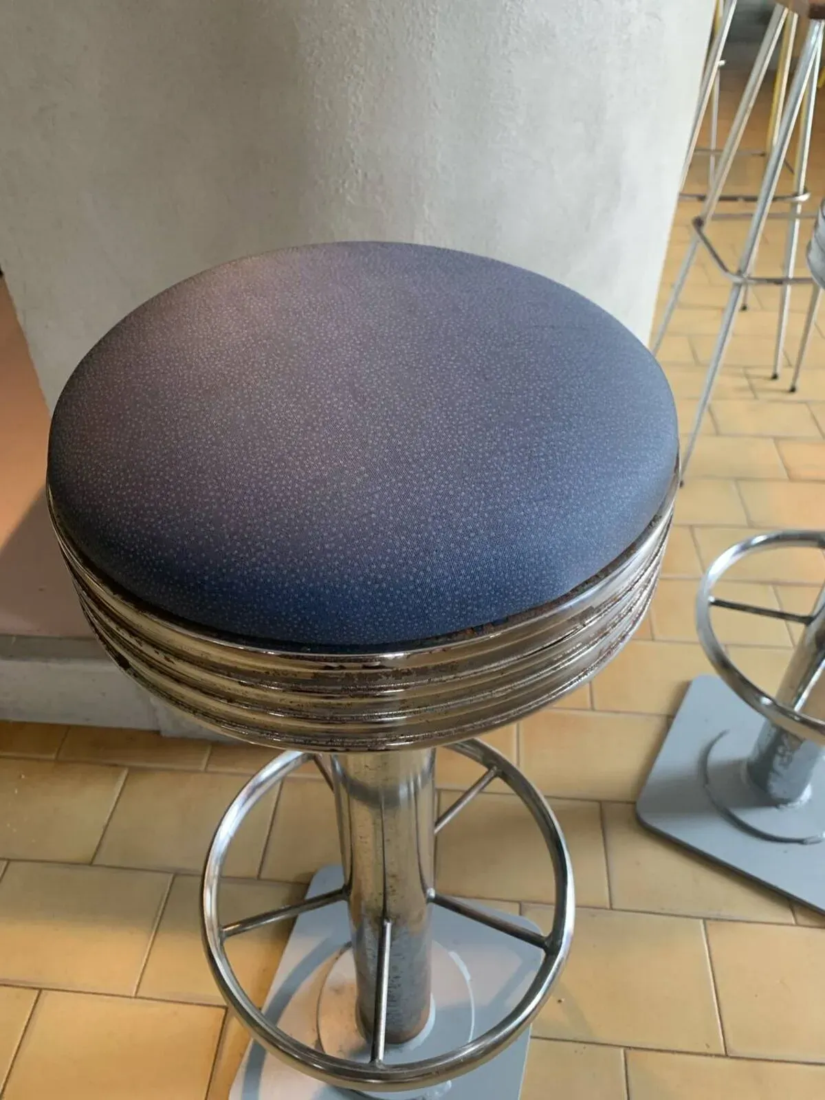 Illustration numéro 2 du produit Tabourets industriels