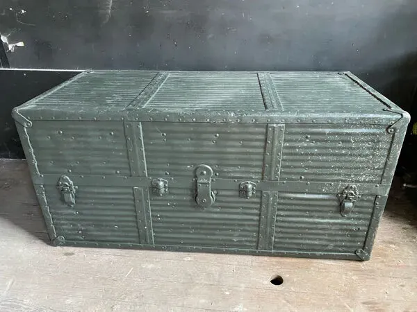 Illustration numéro 2 du produit Grande malle belle époque de paquebot voyage