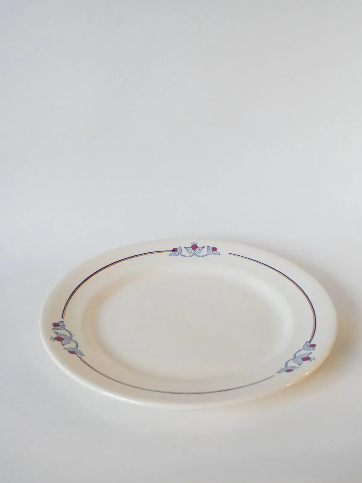 Illustration numéro 2 du produit Plat en terre de fer Salins Charbonnier modèle Rrégastel début XXème