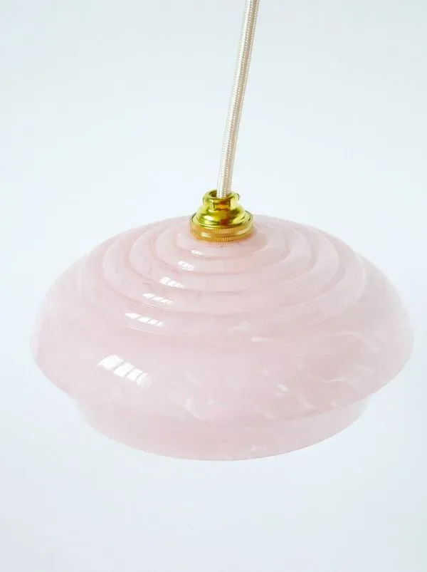 Illustration numéro 2 du produit Suspension en verre de Clichy, Rose Bonbon, Art Déco, 1930