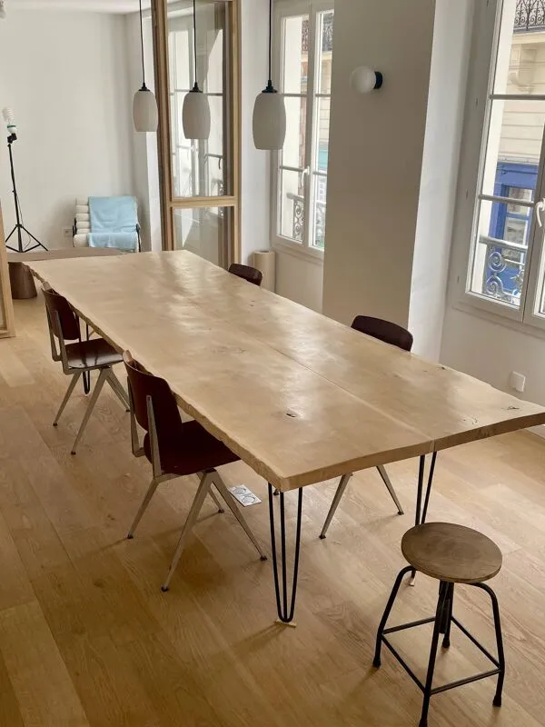 Illustration numéro 2 du produit Table XXL en frêne massif – 3 mètres – pieds métal Ripaton