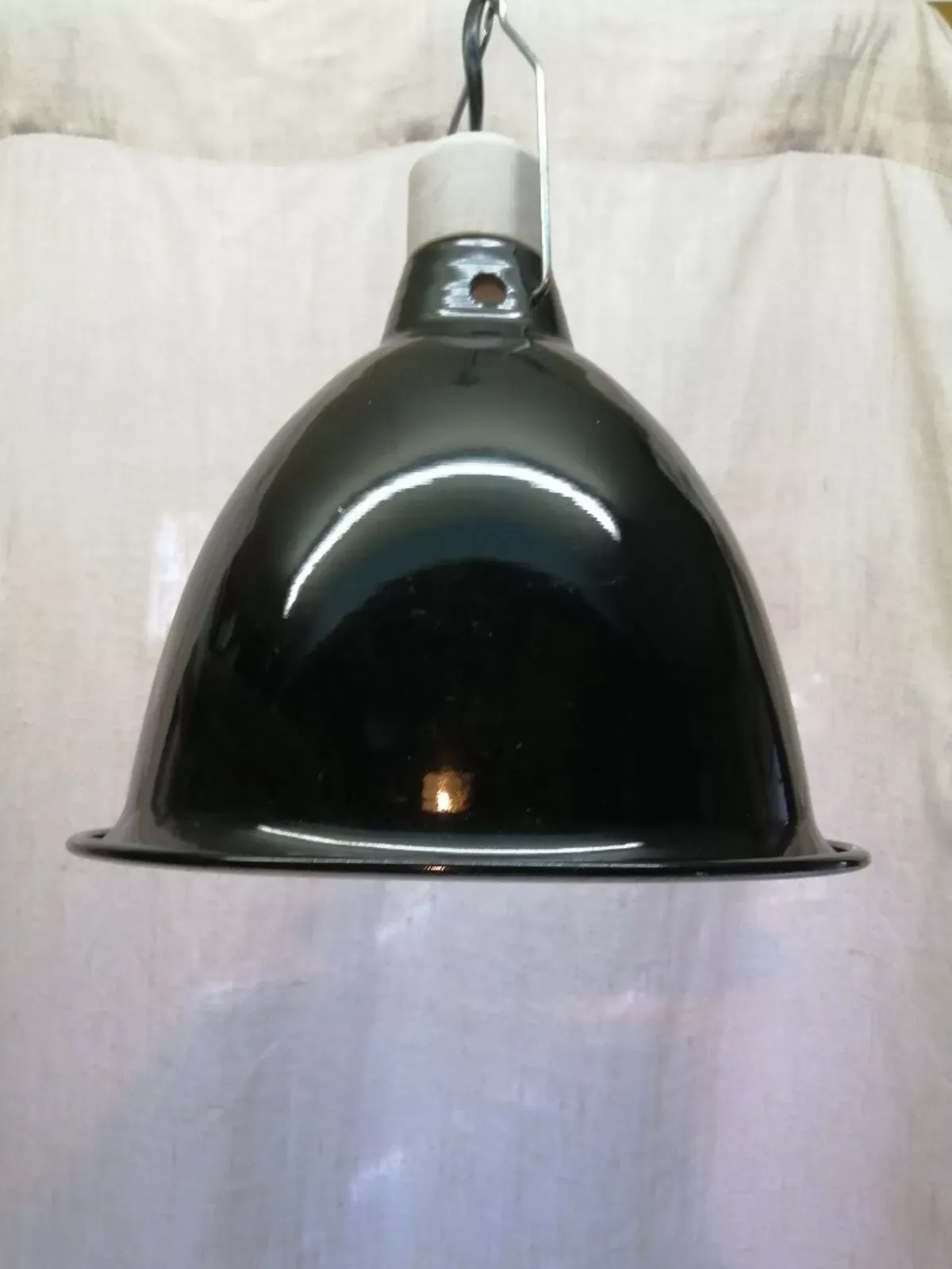 Illustration numéro 2 du produit Suspension en aluminium noir