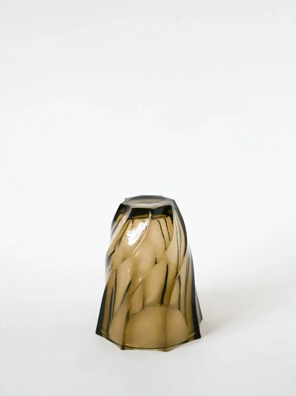 Illustration numéro 2 du produit Vase facetté en verre fumé, 1970