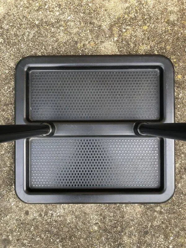 Illustration numéro 2 du produit Porte-manteau beige et noir Manade de Jean-Pierre Vitrac