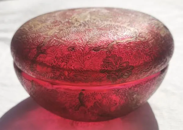 Illustration numéro 2 du produit Boite Legras série pièces guillochées