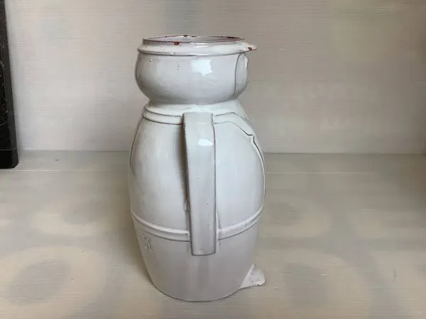 Illustration numéro 2 du produit Vase cache pot anthropomorphe