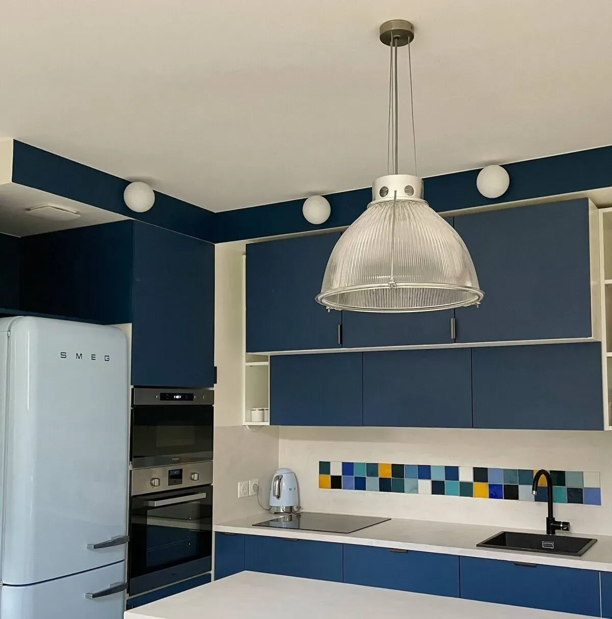 Illustration numéro 2 du produit Grande suspension holophane hauteur ajustable diamètre 48 cm série disponible