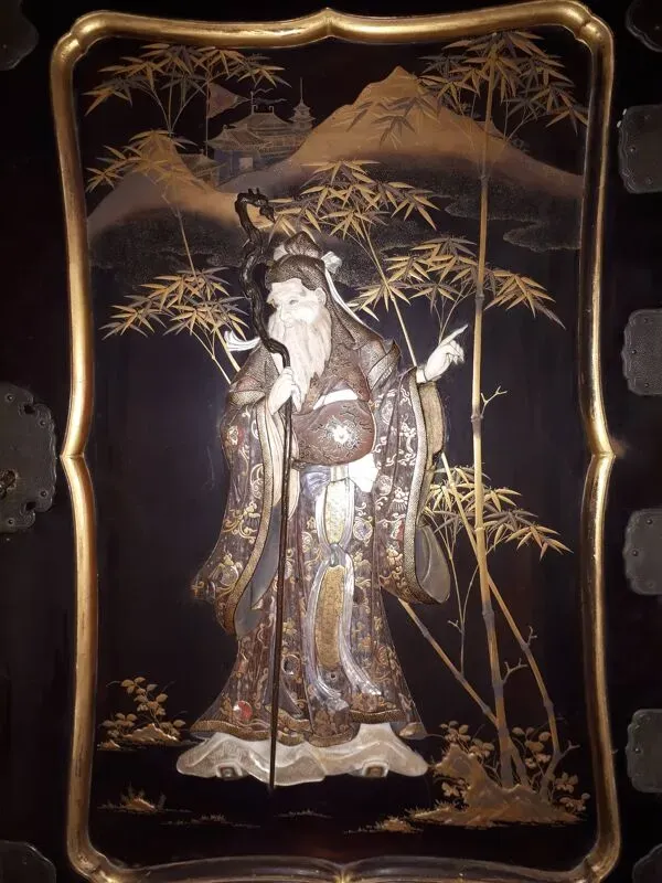 Illustration numéro 2 du produit Cabinet Japonais En Laque Et Shibayama, Japon époque Meiji