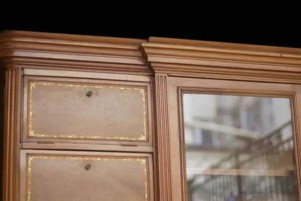 Illustration numéro 2 du produit Exceptionnel : cartonnier scholz, à clapets et portes vitrées !