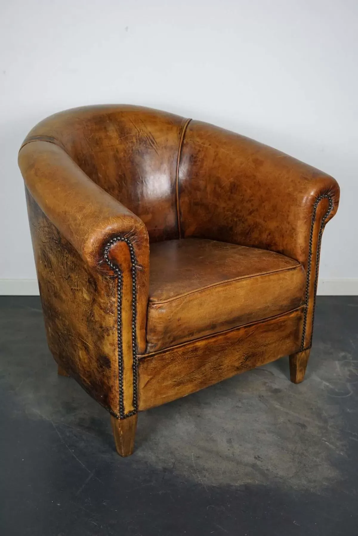 Illustration numéro 2 du produit Fauteuil club vintage en cuir couleur cognac Pays-Bas
