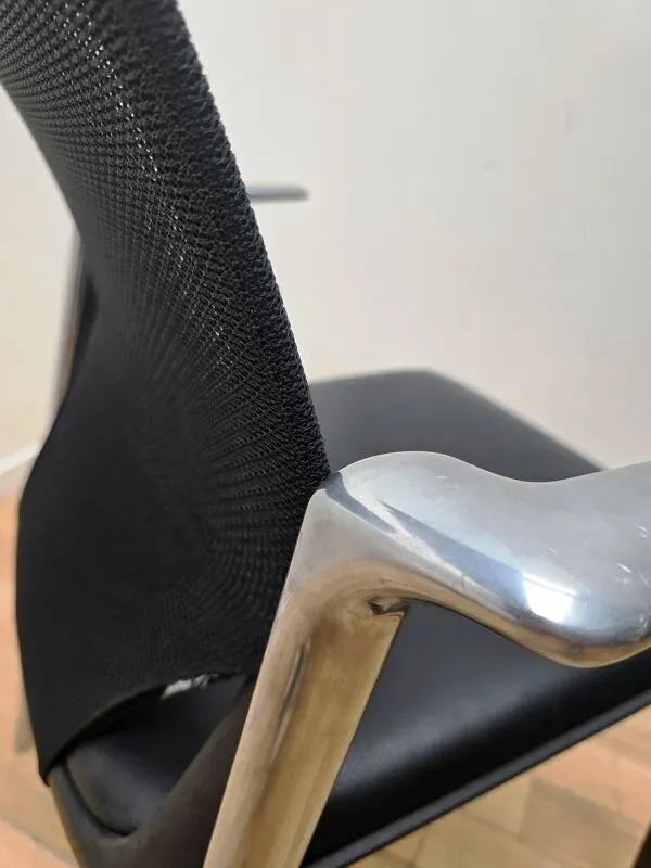 Illustration numéro 2 du produit Suite de 8 chaises MediaSlim, Vitra