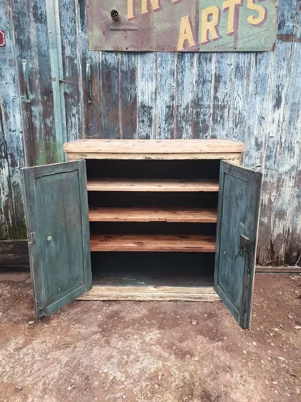 Illustration numéro 2 du produit Meuble de métier